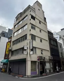 京橋駅 徒歩2分 角ビル 1F事務所居抜き物件 【飲食不可】外観