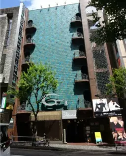 新宿三丁目駅 徒歩5分 区役所通り沿い 1Fロビー店舗区画 【飲食不可】外観