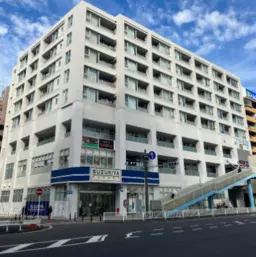 磯子駅 徒歩1分 駅至近! 2Fスケルトン物件 【飲食可】外観