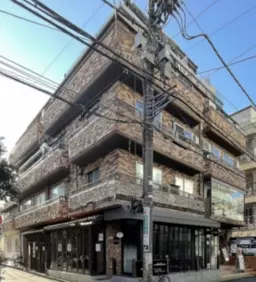 渋谷駅徒歩9分!神山商店街沿いの店舗物件!綺麗なカフェバーの居抜き!(重飲食不可)外観