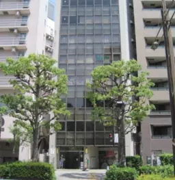 鶴見駅 徒歩3分 県道沿い 1Fスケルトン物件【飲食不可】外観