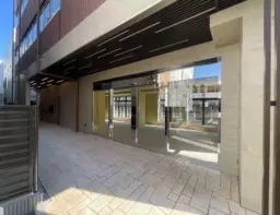 妙蓮寺駅 徒歩1分 旧綱島街道沿い マンション1F〈1号室〉スケルトン物件【飲食可】外観