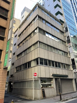 銀座2丁目角地ビル！エステ・整体・マッサージ店様へオススメです！外観