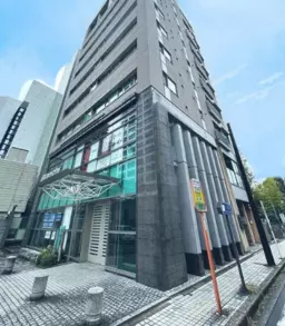 大宮駅西口 徒歩6分 国道に面した交差点角地 1Fスケルトン物件 【飲食可】外観