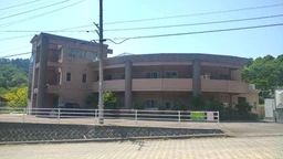 最寄り駅　JR中央本線上野原駅　バス22分　バス停石楯尾神社前　停歩1分外観