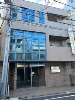 経堂駅 徒歩2分  すずらん商店街沿い 1F 整形外科居抜き物件【飲食可】外観