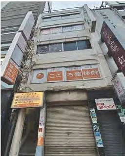 新宿駅 徒歩4分 現況:物販 その他居抜きなど物件 【飲食不可】