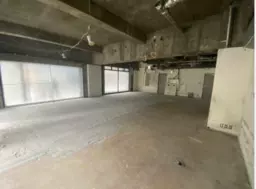 内幸町駅徒歩1分!都道に面した角地ビル街の1階大型テナント!飲食、サービス、クリニック最適!【重飲食相談】外観