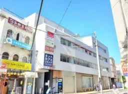 浦和駅伊勢丹裏側の好立地！人通り多い商店街入り口の４階サロン、スクール、クリニック、サービスに最適【飲食不可