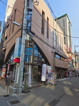 志木駅の東口出口から2件目のビル!!外観