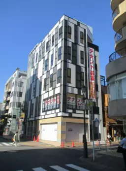 広尾駅 徒歩5分 スケルトン物件 【飲食不可】広尾散歩通りの⾓地物件！詳細・業種等はお気軽にご相談ください！外観