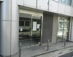 草加駅西口 徒歩4分 1F《102区画》スケルトン物件 【軽飲食可】外観