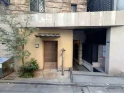 六本木駅 徒歩2分 2F 現況:バー 飲食居抜き物件 【業種相談】◎ミッドタウン前♪バー居抜き！ ◎２４時間利用可！外観