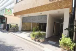 新中野駅 徒歩5分 1階路面スケルトン物件 【軽飲食可】青梅街道沿い外観