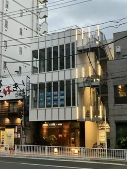 日ノ出町駅 徒歩4分 築後未入居 2F〈201区画〉スケルトン物件 【飲食可】外観
