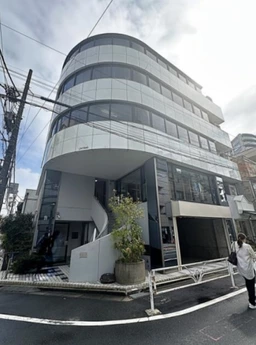 ■北参道駅 徒歩2分 スケルトン物件 【軽飲食相談可／美容室やカフェ、ショールームにお勧め】外観