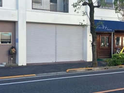 品川通りロードサイド店舗、近隣にスーパー有