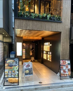 「池袋駅」徒歩4分! 人通り多い繁華街!視認性良好☆1階☆カフェ居抜き物件!外観