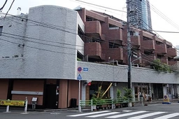 賃料297,000円(税込)地下物件/業種相談可能/南東向き/隠れ家立地外観