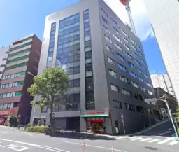 新宿御苑前駅 徒歩5分 フィットネス相談可 1F《104号室》事務所仕様物件 【飲食不可】外観