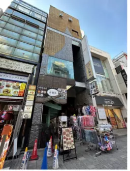 御徒町駅、上野中通商店街地下一階!専用階段あり30坪テナント!賑わう上野〜御徒町間の2階テナント!重飲食可能【飲食可】外観