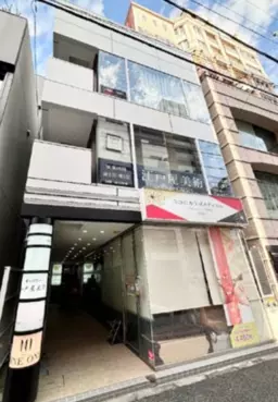 人気の表参道エリア!メゾネットのサービス店舗相談可能物件!綺麗な内装です(飲食不可)外観