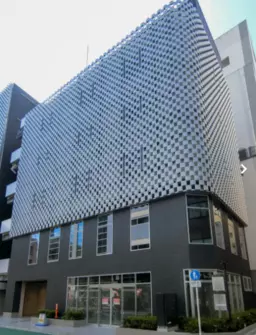 人気の「立川駅」徒歩1分の新築未入居商業ビル!飲食・物販・サービス店舗などご出店可能です。外観