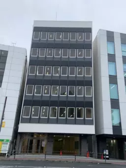 上大岡駅 徒歩4分 鎌倉街道に面した１階路面店　外観