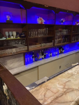 ☆東武鉄道伊勢崎線「谷塚駅」☆ 大通り沿い！視認性良好☆１階☆バー居抜き物件！外観