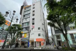新宿駅 徒歩4分 4F 現況:寿司・割烹 飲食居抜き物件 【重飲食可】詳細業種はご相談ください。外観
