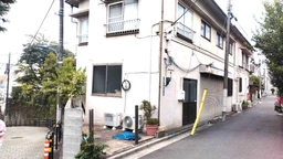 住宅街　１階　事務所＋倉庫外観