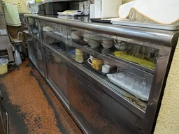 日本大通り駅 徒歩3分 現況:中華・エスニック 飲食居抜き物件 【重飲食可】外観