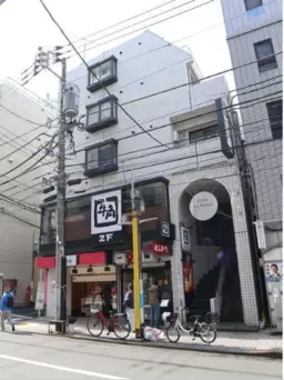 中野新橋駅 徒歩1分 駅前・商店街にある店舗 【重飲食可】前面ガラス張り外観