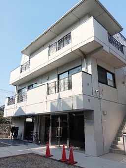 吉祥寺駅徒歩7分、大正通り至近の1階テナント募集中!飲食ご相談可能となりました!業種ご相談ください外観