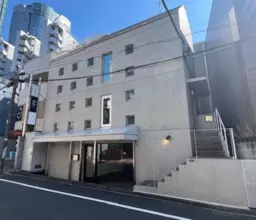 六本木駅 徒歩6分 元宝石店・現状引渡し 1F店舗物件【飲食可】