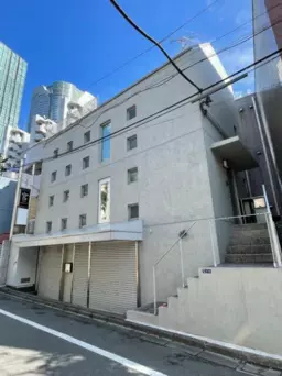 ≪六本木駅 徒歩7分｜1階スケルトン物件｜飲食可≫外観