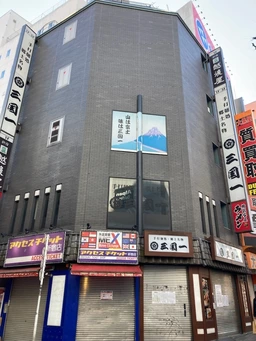 賃料変更、諸条件相談可、歌舞伎町に抜けるモア2番街、インバウンド需要高。外観