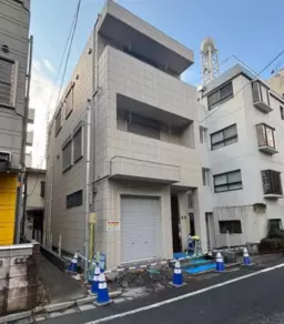 ■代々木公園駅 徒歩1分 スケルトン物件 【飲食不可/営業時間9:00〜20:00(深夜不可)】外観