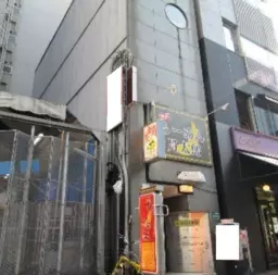 『いくたロード』沿い終日人通りの多いエリア♪４F約8.79坪 各教室に！外観