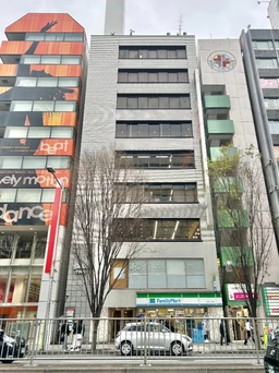 【渋谷駅徒歩1分】B2出入口より徒歩1分。現在、美容外科クリニック。現況引き渡しでの募集です。