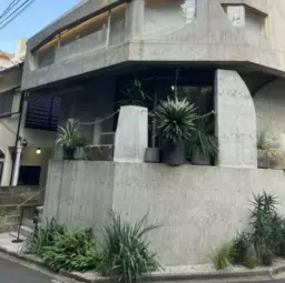 麻布十番駅 徒歩3分 B1Fスケルトン物件 【飲食可】外観