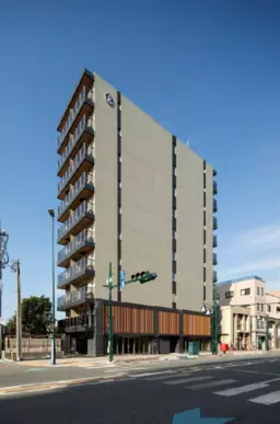 マンションの1階・別途区画102あり（ENTまたぎ隣接）外観