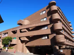 石川台駅 徒歩6分 2F《2D区画》スケルトン物件 【軽飲食可】外観