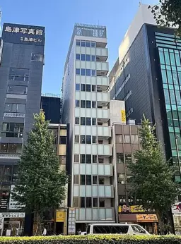 新宿駅徒歩4分!甲州街道沿いの築浅物件です【飲食可】外観