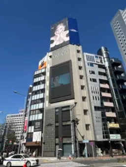 外苑前駅 徒歩5分 南青山三丁目交差点角地 3F スケルトン物件 【飲食可】外観