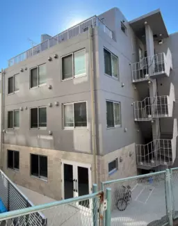 白楽駅 徒歩1分 1F〈B・C区画〉スケルトン物件 【軽飲食可】外観