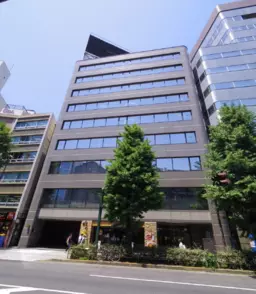 渋谷駅 徒歩6分 　玉川通り沿い　1階路面店舗外観