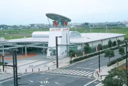 吉川駅 車 9分 1F〈②区画〉スケルトン物件 【飲食可】外観