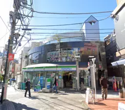 ≪原宿駅徒歩5分|神宮前一等地の1階スケルトン物件|サービス・物販店舗向け≫外観