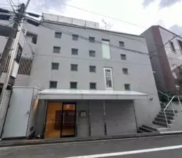 六本木駅 徒歩6分 造作無償 B1Fバー居抜き物件 【飲食可】外観